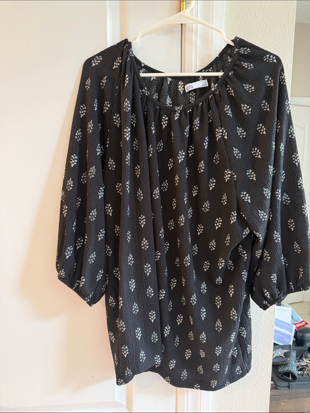 croft & barrow Black Printed Peasant Blouse with White Motif
